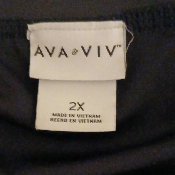 Ava & Viv Elegant Black and Gold Pleated Skirt - Picture 2 of 4